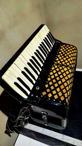Sanfona Paolo Soprani 120 Baixos 4 Vozes