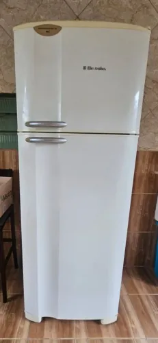 Geladeira Eletrolux 470 litros