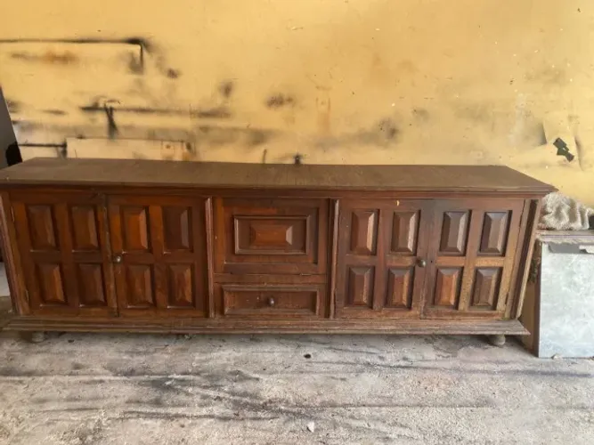Buffet colonial para louças...