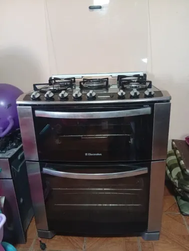Fogão 5 Bocas Duplo Forno Tripla chama Electrolux Celebrate