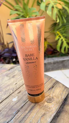 Bate vanilla shimmer Victorias Secret 