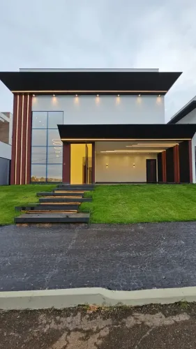 Casa de condomínio para aluguel com 246 metros quadrados com 3 quartos