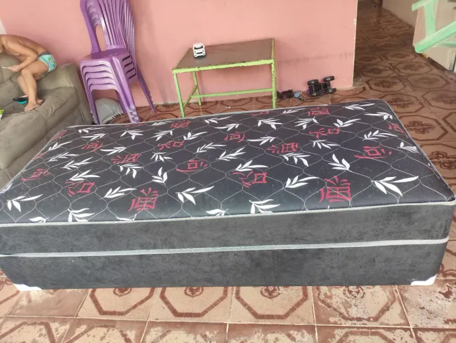 Vende-se cama de solteiro nova