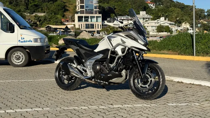 HONDA NC 750X DCT 2023 BRANCA ÚNICO DONO