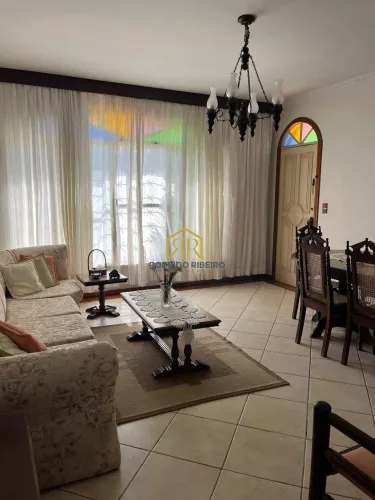 Casa horizontal com 03 dorm. no bairro Trindade