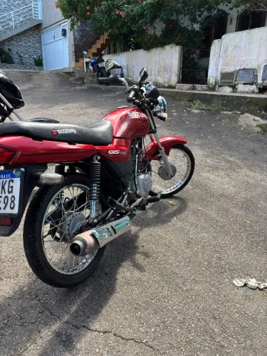 Oportunidade!! Vendo moto conservada