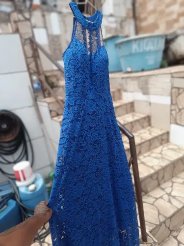 Vestido de festa de renda azul