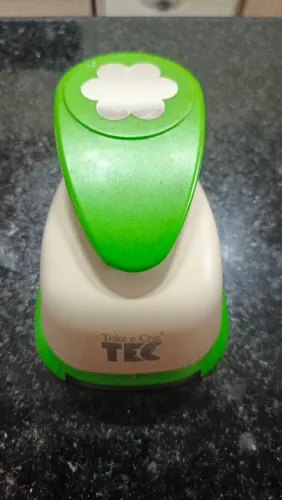 Furador artesanato flor 6 pétalas Toke e Crie tec