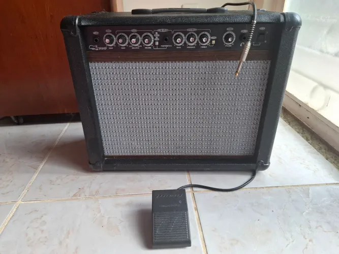 Amplificador Oneal Ocg 200 com Footswitch