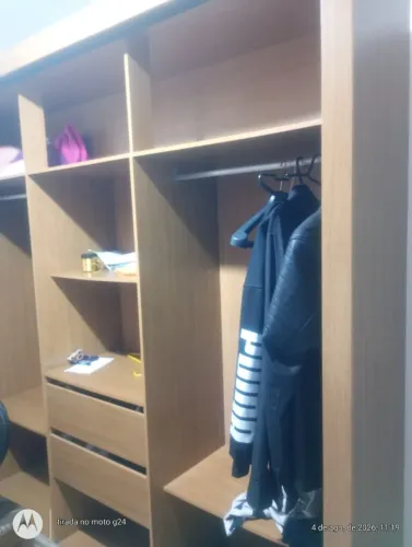 Vendo guarda-roupa