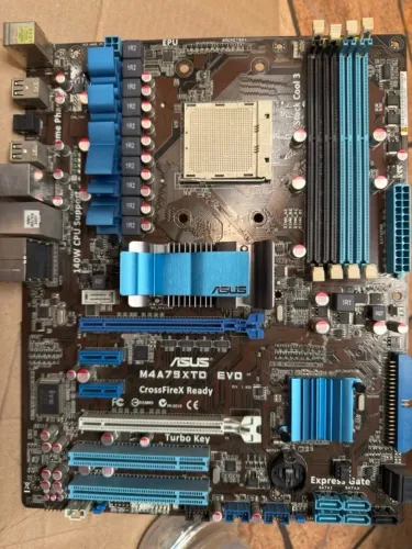 Kit Placa-mãe ASUS M4A79XTD EVO + AMD Phenom II X4 955 3.2GHz