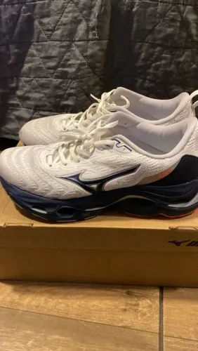 Tênis Mizuno Wave novo