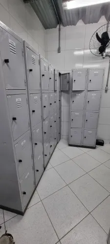 Armário de aço