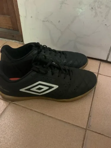 Tênis de futsal neo striker 