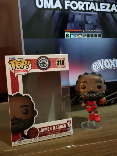 4 Funko pop NBA