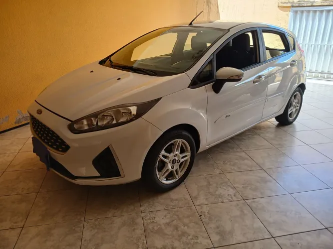 Ford Fiesta SEL 1.6 16V Flex Mec. 5P 2018