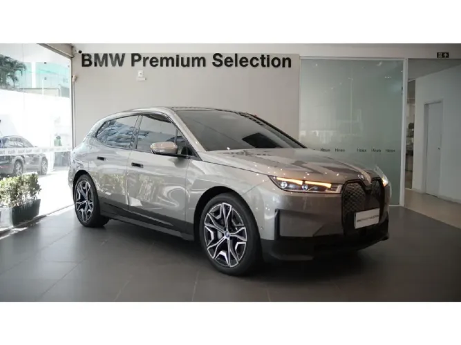 BMW IX XDrive 40 Aut. (elétrico) 2024