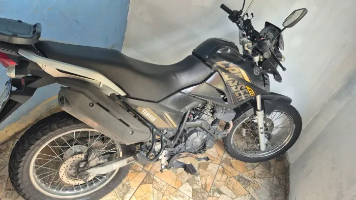 Vendo crosser em dia 