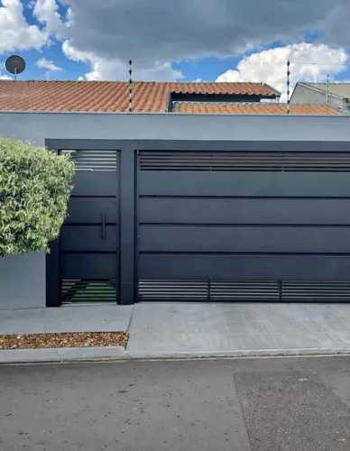 VENDO CASA COM PISCINA