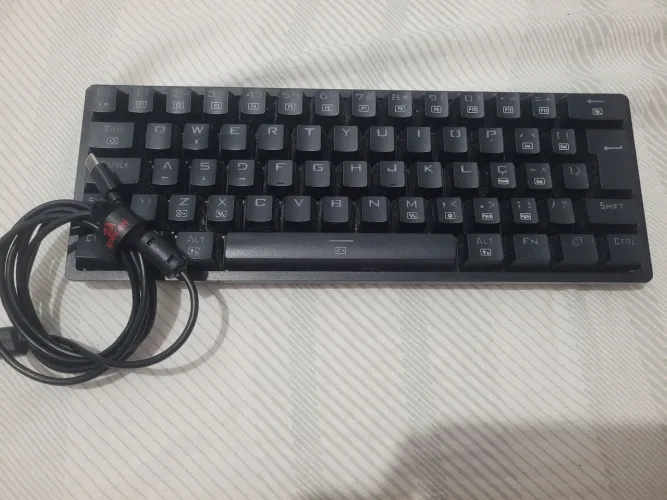 Teclado Mecânico Gamer Redragon Akali K642 RGB 60% Switch Brown