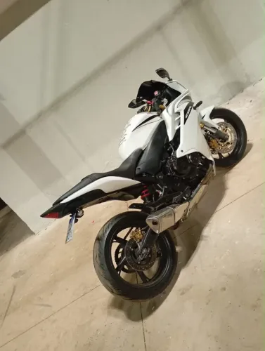 Cbr f 600 conservado