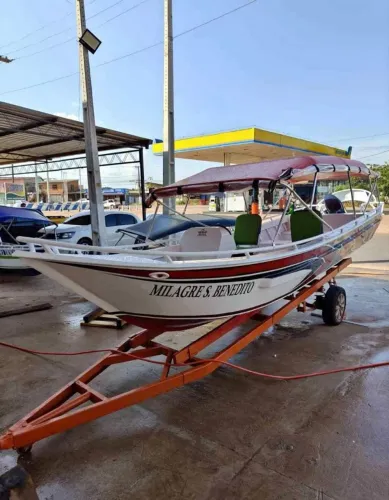Lancha voadeira