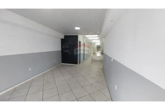 Loja para locação, 122,4 m², na Rua André Pinto, 205, Ramos, RJ. Por R$ 3.900,00