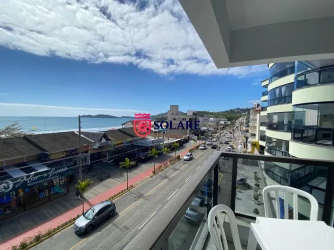Apartamento na avenida principal de Bombas com vista mar para 6 pessoas