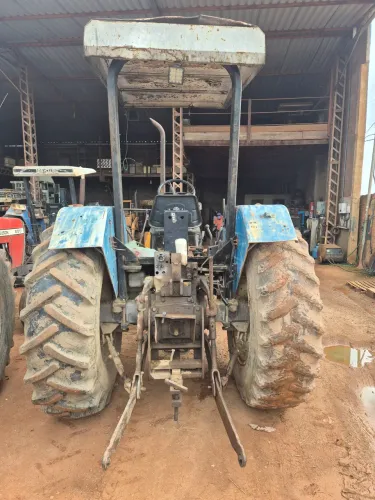 Trator New holland Tl 90, ano 2000, turbo, traçado