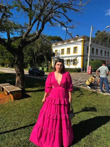 Vestido longo com babados