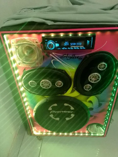 Vendo essa cxa de som painer com controle funcionando tudo perfeito. *