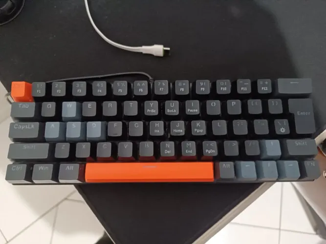 Teclado gamer 60%
