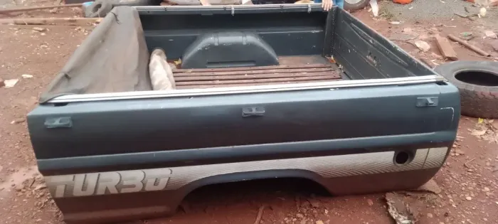 Caçamba f1000 antiga