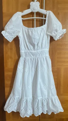 Vestido branco bordado