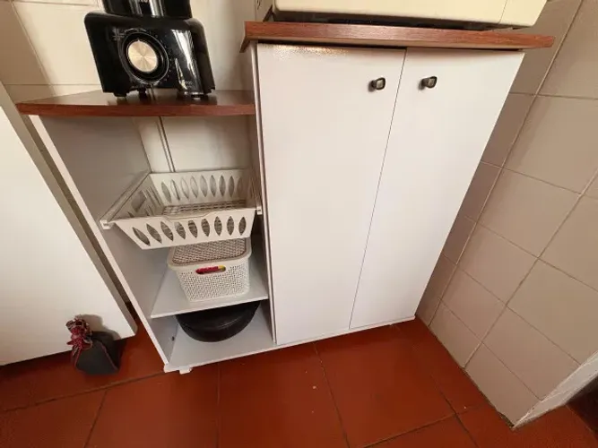 Armário Multiuso para cozinha em MDF branco e madeira
