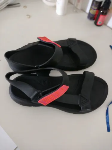 Sandália santa Lolla original quase não usada uma herança leve como a nuvem.