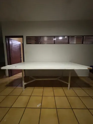 MESA COM BASE ALUMÍNIO