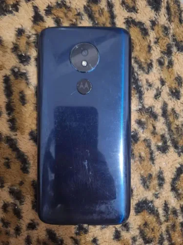 Moto g7 power, semi novo.