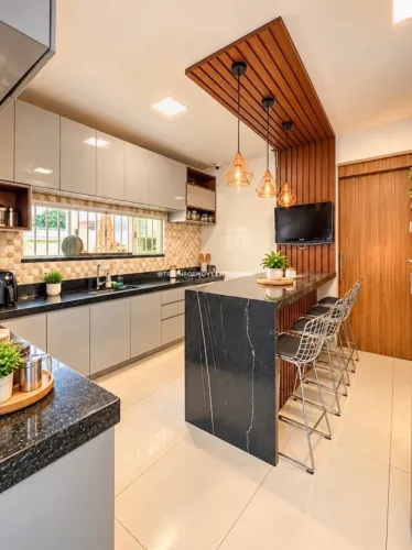 Casa à venda no Satélite, Teresina ? 3 suítes, piscina e energia solar