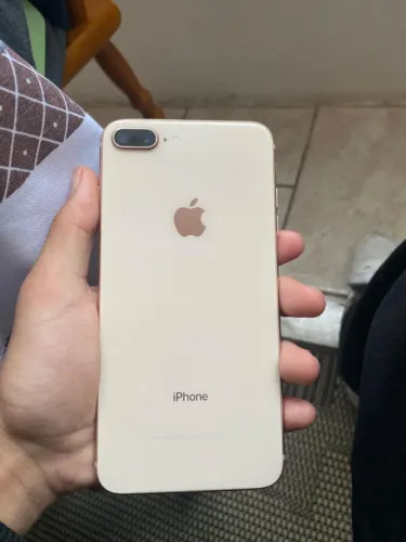 iPhone 8 Plus 