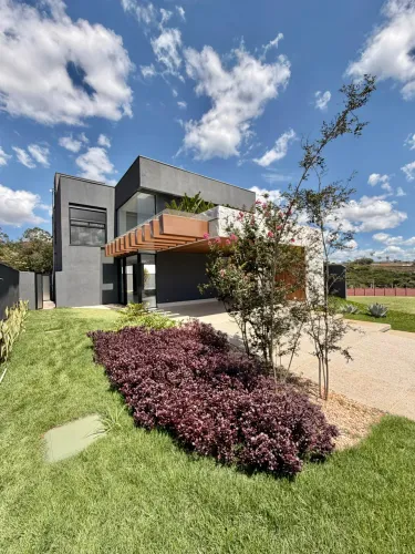 Casa à venda com 254 m2, 3 suítes, Jardins França, Goiânia, GO
