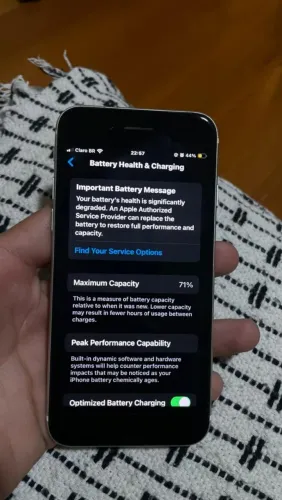 Iphone SE 2º Geração 2022<br>128gb<br>Touch ID funcionando perfeitamente <br>Sem marcas de uso