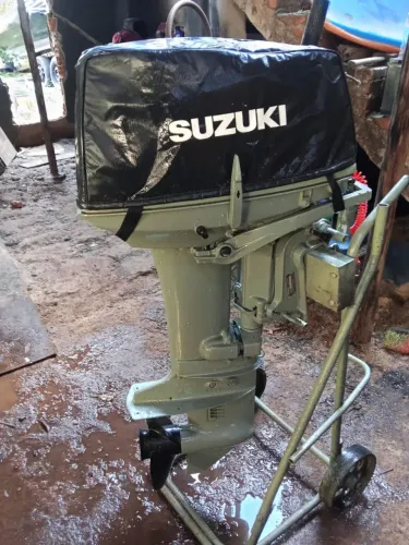 Motor de poupa Suzuki 25 Hp revisado