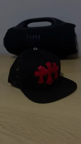 Boné Chrome Heart Red Cemetary Cross trucker