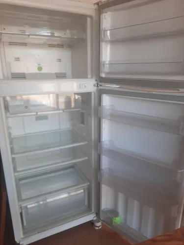 Geladeira no precinho