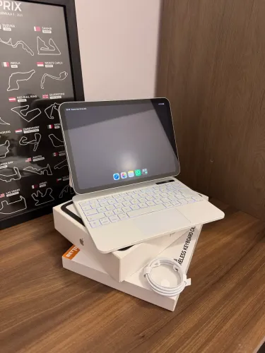 iPad A16 11ª Geração 128GB + Teclado + Caneta | Impecável