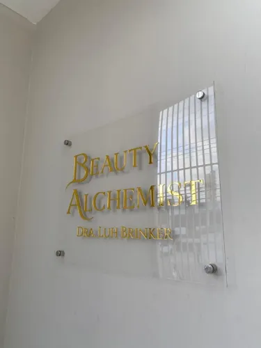 Placa de parede em acrílico