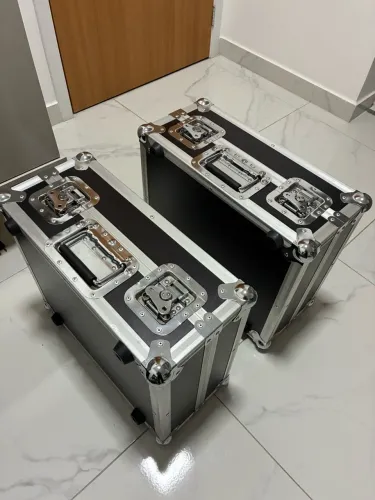 Par de Toca discos Pioneer PLX 1000 com case novinho pouco uso
