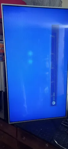 TV Philips 47 polegadas com defeito a tela Tremendo e com listra