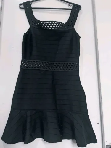 Vestido bandage ombro a ombro Tam P